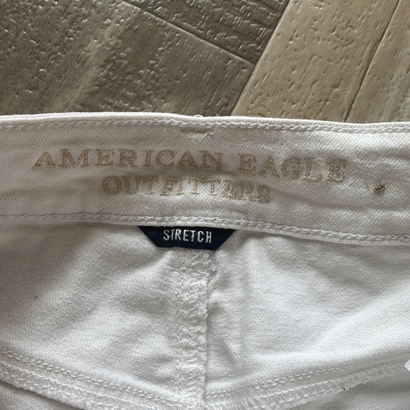 American Eagle white stretch highrise button up booty shorts - Picture 4 of 4